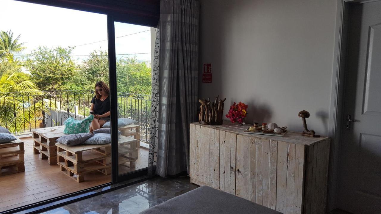 Aux Plaisirs De La Vie Chambre Chez L Habitant Flic-en-Flacq Eksteriør bilde
